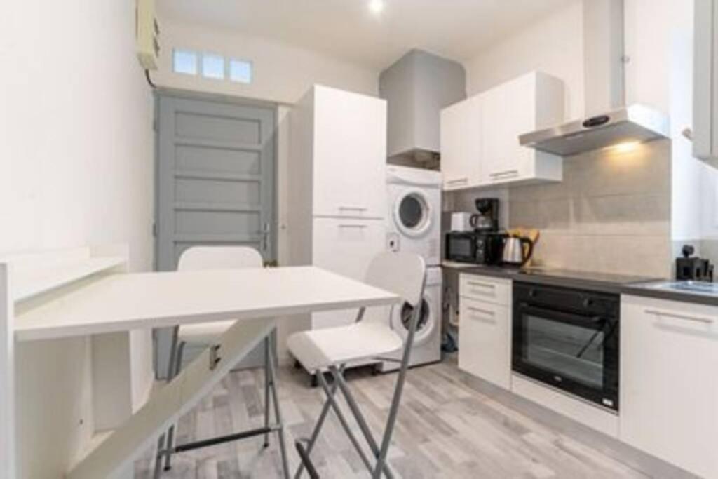 Le Charme Du Medieval Dans Un Appartement Cosy Hyeres Ngoại thất bức ảnh